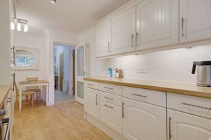 Kitchen/Breakfast Room- click for photo gallery